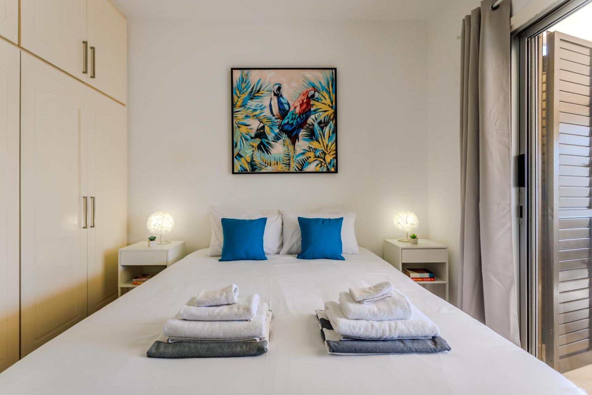 Margarita Gardens - Self Service Apartments Пафос Экстерьер фото