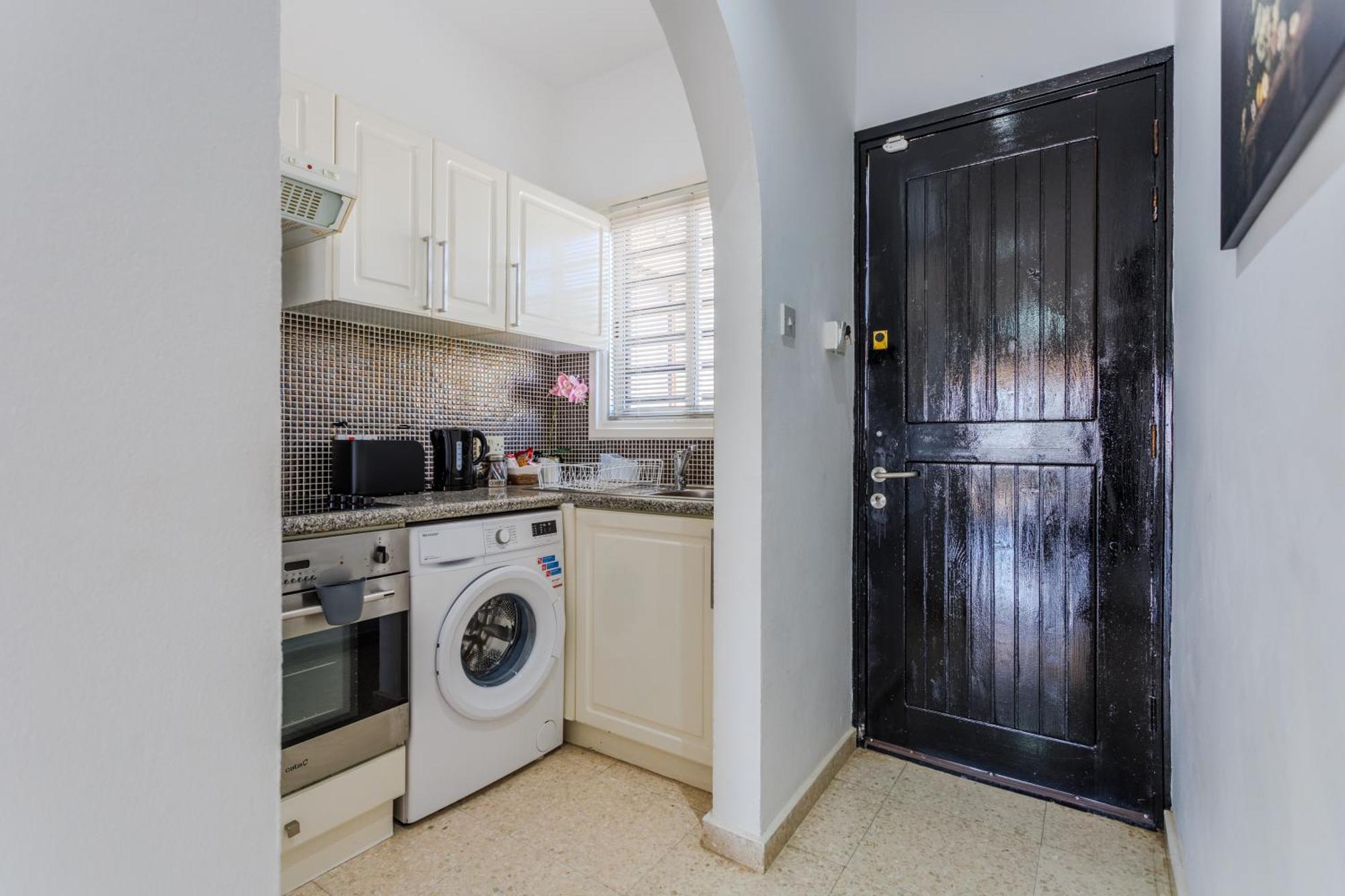 Margarita Gardens - Self Service Apartments Пафос Экстерьер фото