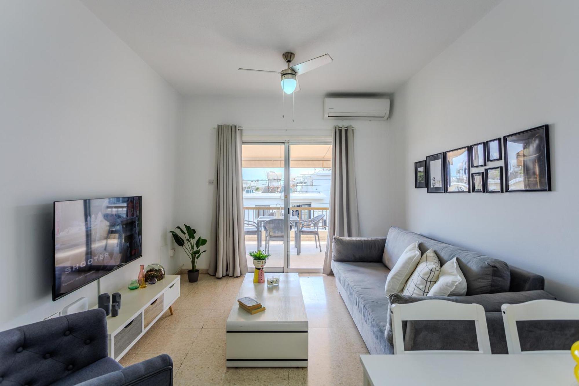 Margarita Gardens - Self Service Apartments Пафос Экстерьер фото