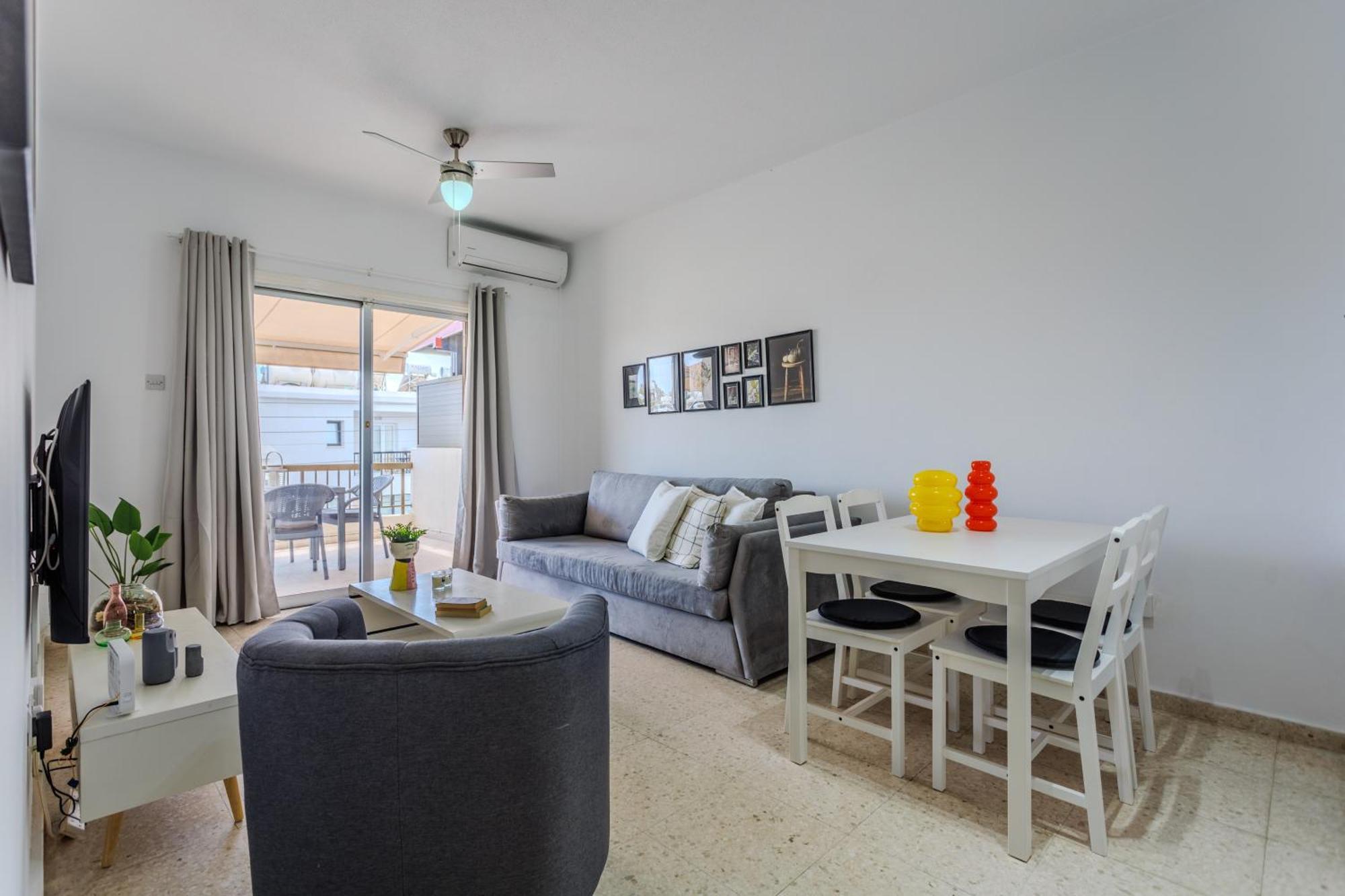 Margarita Gardens - Self Service Apartments Пафос Экстерьер фото